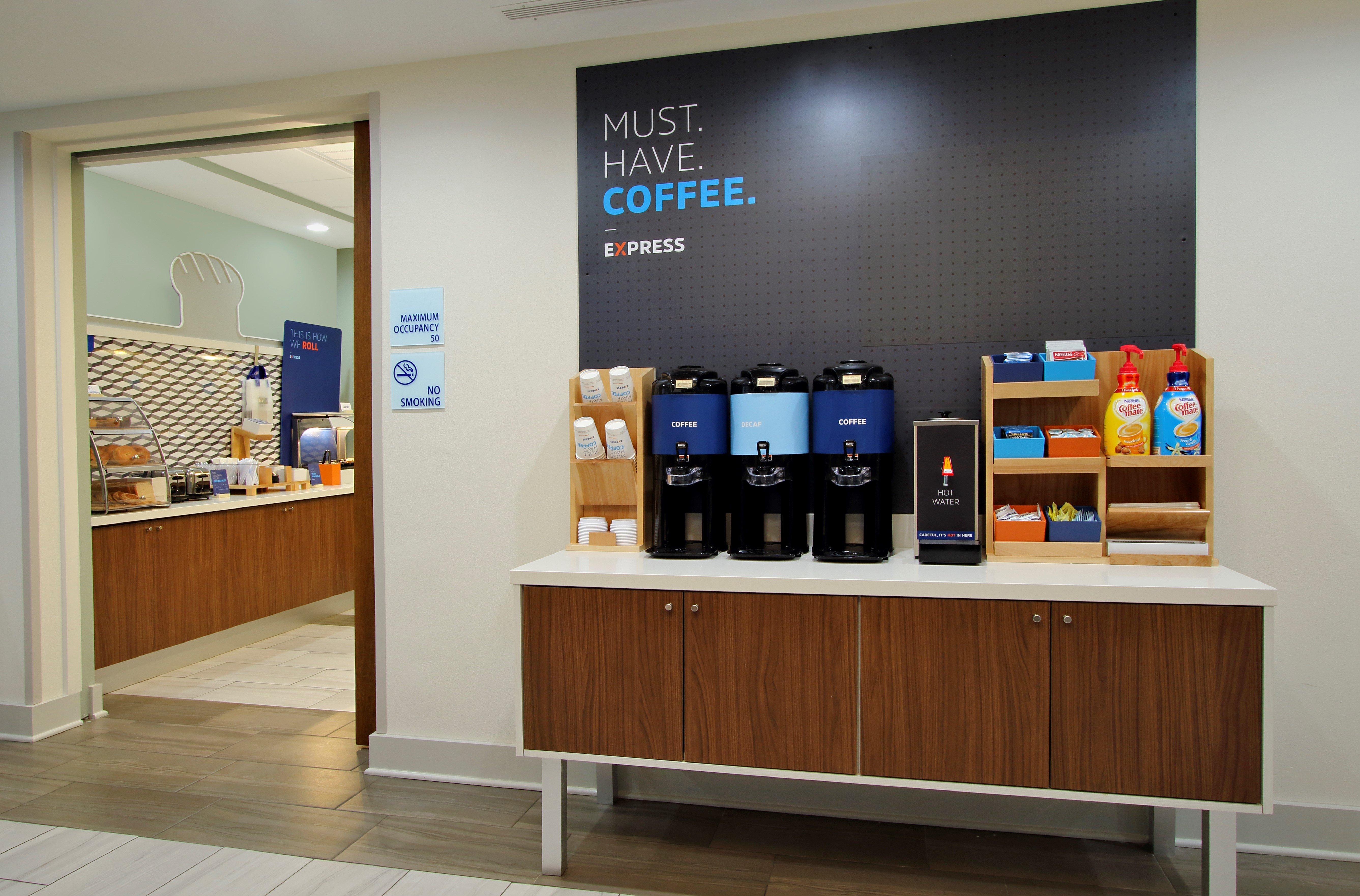 Holiday Inn Express & Suites - North Brunswick By Ihg Екстериор снимка