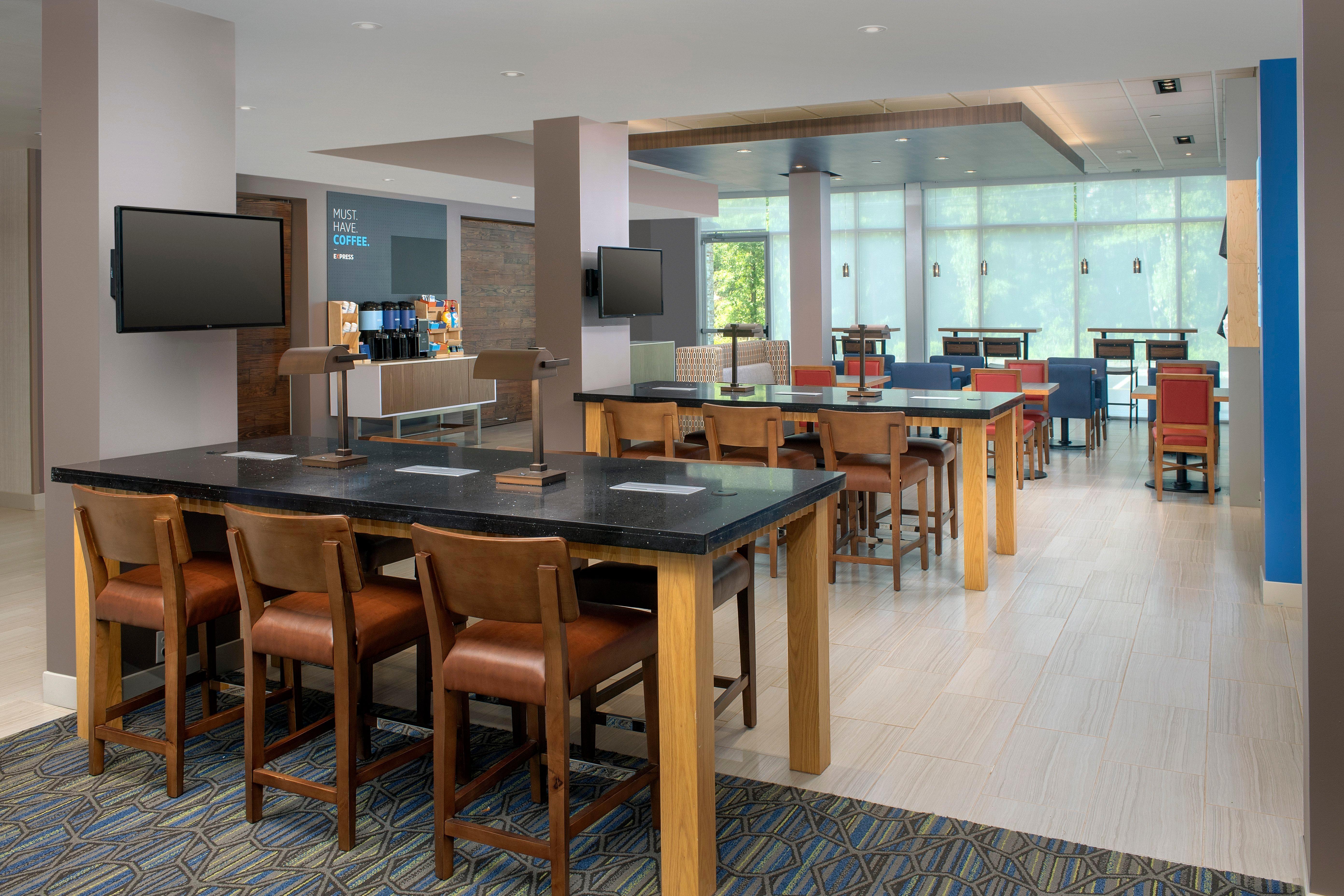 Holiday Inn Express & Suites - North Brunswick By Ihg Екстериор снимка