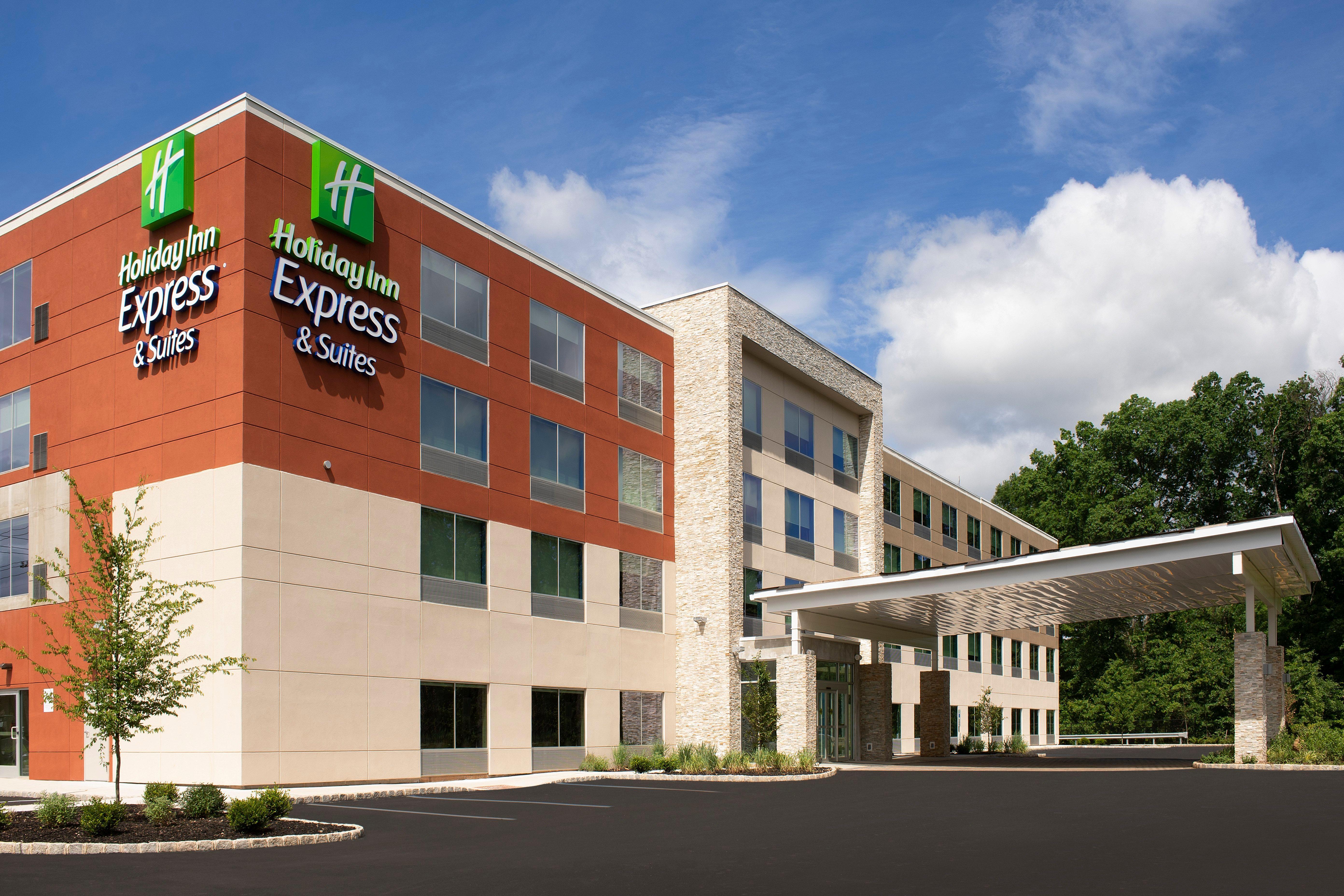 Holiday Inn Express & Suites - North Brunswick By Ihg Екстериор снимка