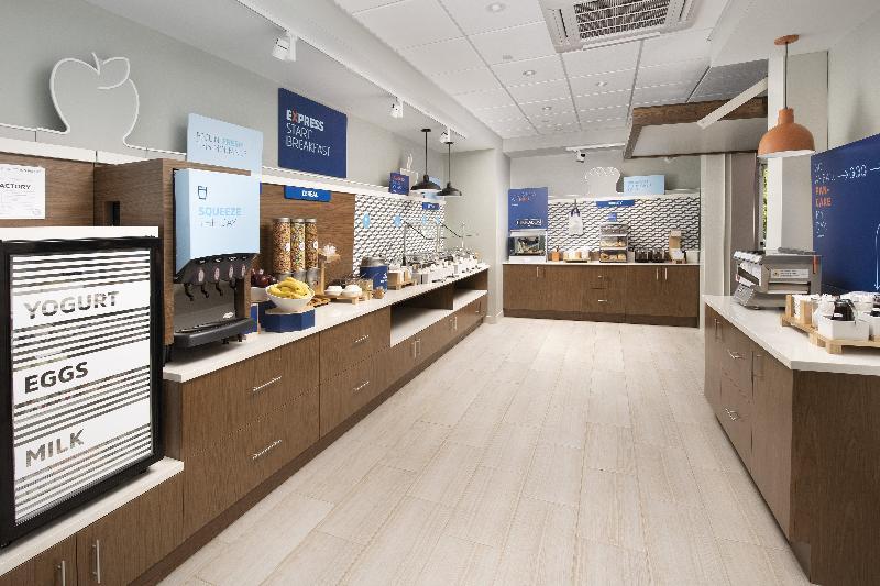 Holiday Inn Express & Suites - North Brunswick By Ihg Екстериор снимка
